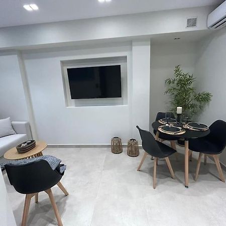 Bluemotion - Just Sleep Apartment พีเรียส ภายนอก รูปภาพ